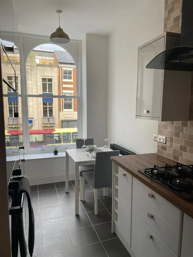City Centre 1 Bed Sleeps 4 H5 킹스턴어폰헐 0*,  영국